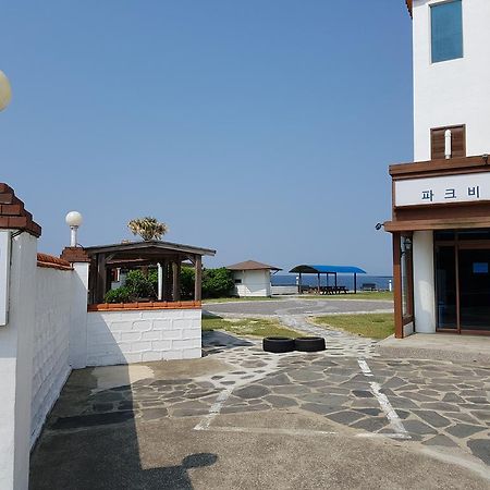 Park Beach Hotel Чеджудо Экстерьер фото