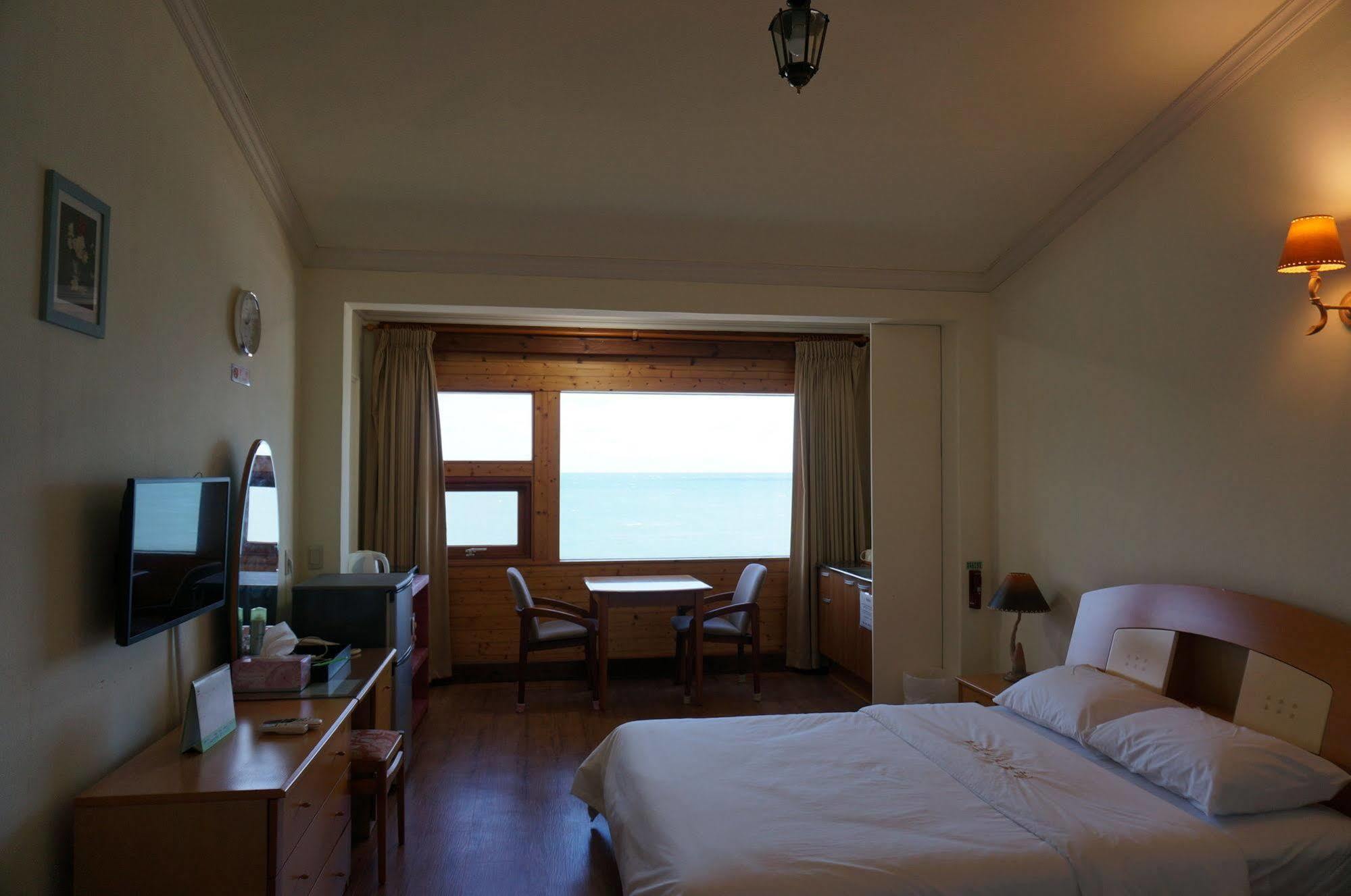 Park Beach Hotel Чеджудо Экстерьер фото